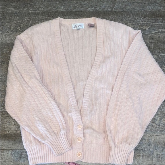 Vintage Laura Scott light Pink Cardigan 3 button Sweater with Ribbed Knit - Picture 2 of 11